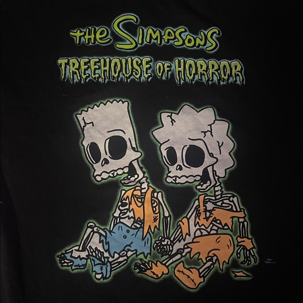The Simpsons Treehouse Of Horror Top 🖤 - Picture 2 of 2